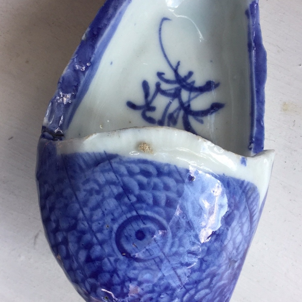 🎉HP🎉 Antique Japanese porcelain fish shaped dishes - Picture 9 of 10